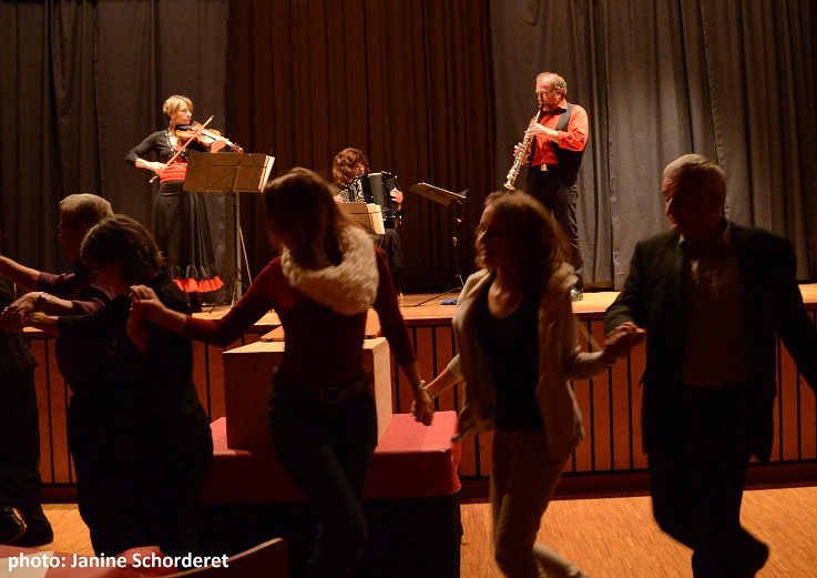 Hotegezugt et danseurs à La Sarraz 2013